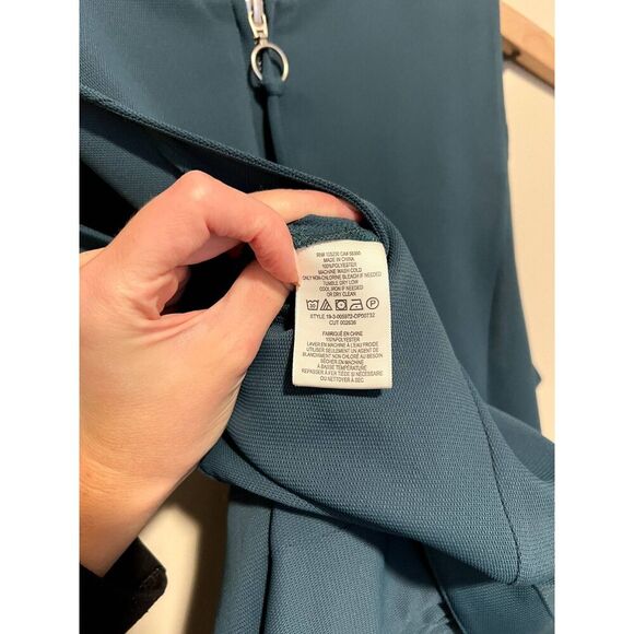 NWT Joie Adessa V- Neck Sleeveless Wide- Leg Belted Jumpsuit Size 4 - Picture 13 of 13